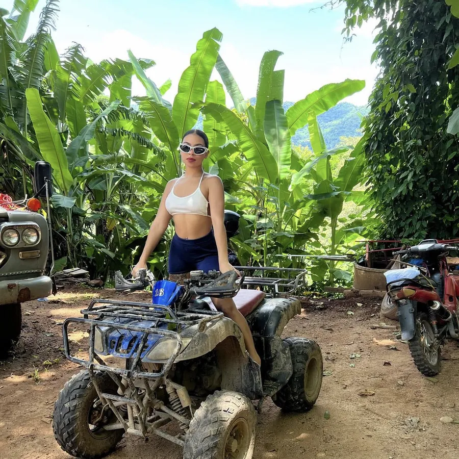 A quad on the banana trail above Mero